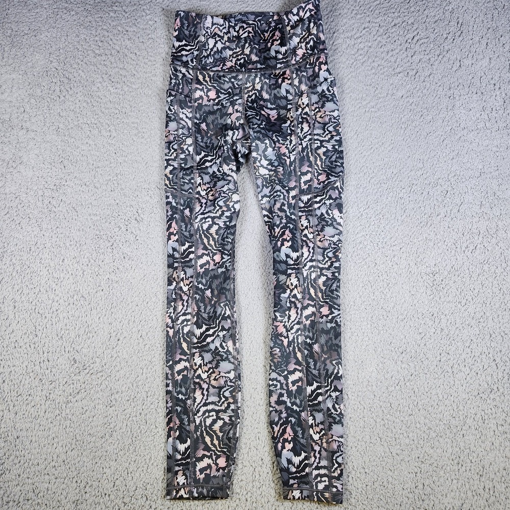 Athleta Ultimate Stash Pocket Kinetic Abstract Multi Capri Leggings Size‎ XXS